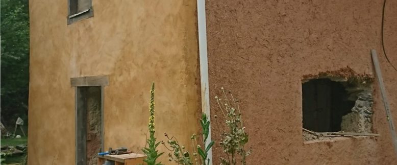 Torchis sur charpente traditionnelle en chêne